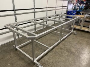 Longitudinal view of a DIY FRAME version with casters